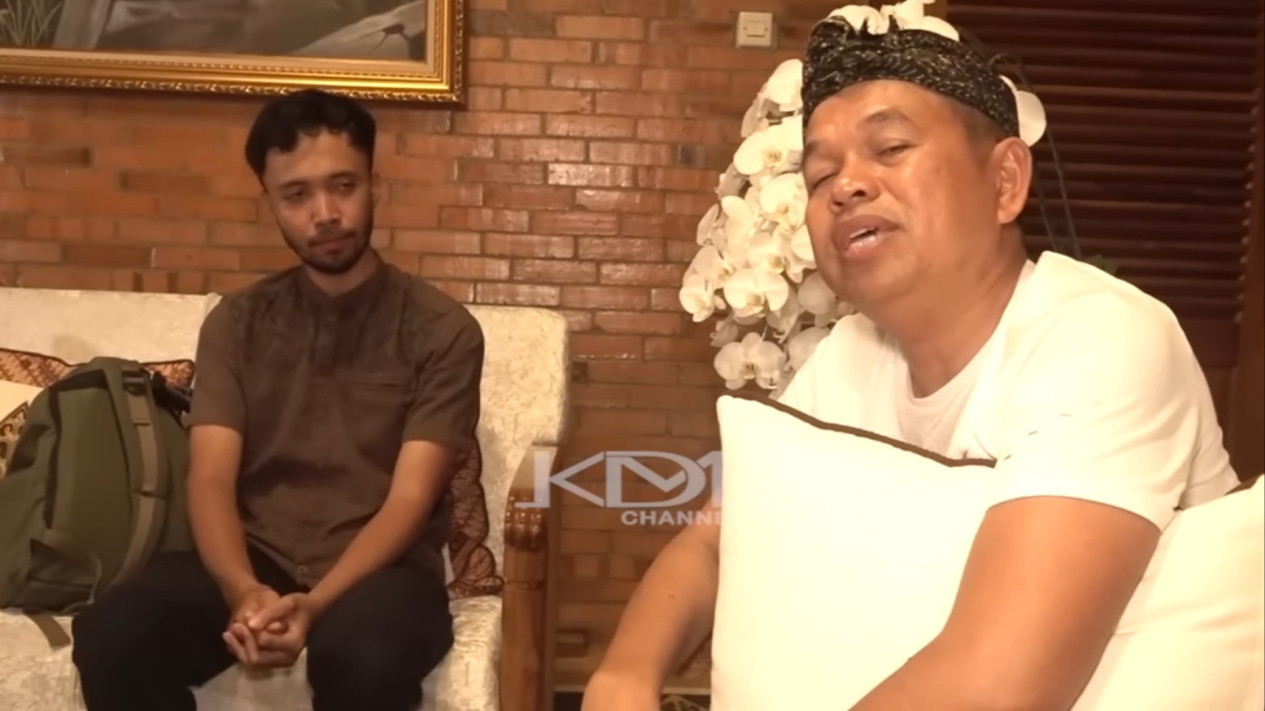 Tak Anti Kritik, Dedi Mulyadi Justru Berterima Kasih pada Warga yang Soroti Rumitnya Bayar Pajak Kendaraan
            - galeri foto