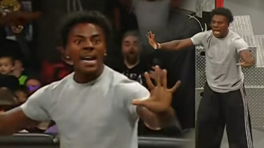 IShowSpeed Kena Mental! Tabrak LA Knight di WWE Sambil Berulang Kali Ucap ‘Wallahi’ Viral