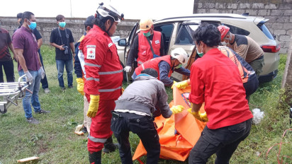 Geger! Mayat Pria Ditemukan Membusuk Dalam Mobil yang Terparkir Sebulan di Gedung Serbaguna Tiyasan Sleman
