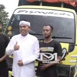 Senyum Haru Sopir Truk Jumpa Dedi Mulyadi, Awalnya Cuma bisa Lihat di Facebook Berujung dapat Bantuan Langsung