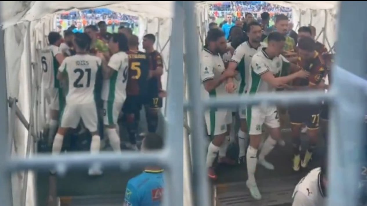 Turun Tangan saat Rekan Setimnya Ribut dengan Pemain Genoa, Niat Baik Jay Idzes Justru Kurang Disambut Baik Tifosi Italia
            - galeri foto