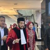 Usai Wisuda Purnabakti, Anwar Usman Hampir Pingsan dan Dibopong ke Gedung Utama MK