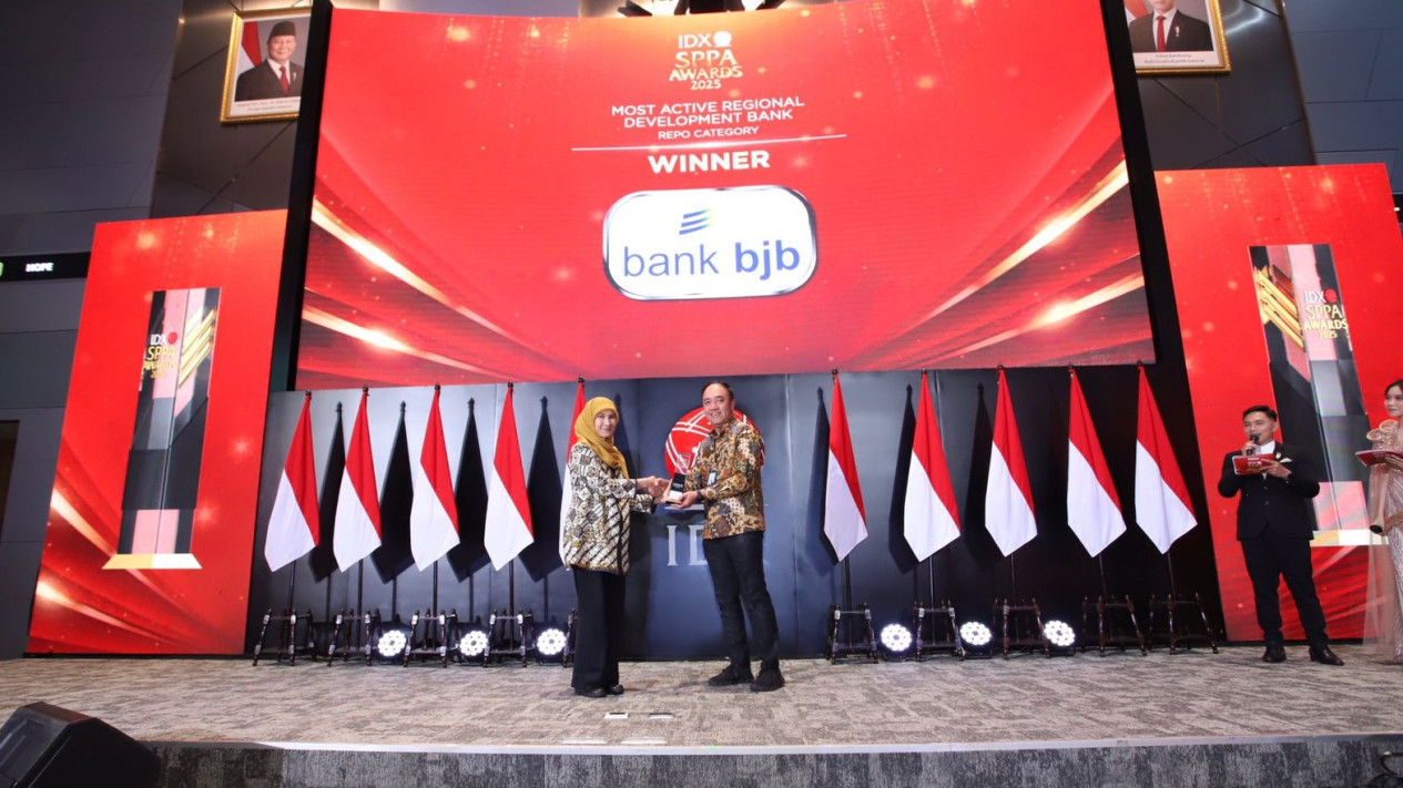 bank bjb Raih Penghargaan SPPA 2025, Perkuat Peran di Pasar Keuangan
            - galeri foto