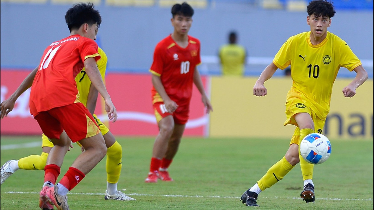Timnas Indonesia Pesta Gol, Warga Malaysia Malah Murka Lihat Harimau Malaya Dicukur Vietnam di Piala AFF U-17 2026: Sindir Pemain Muda Negeri Jira
            - galeri foto