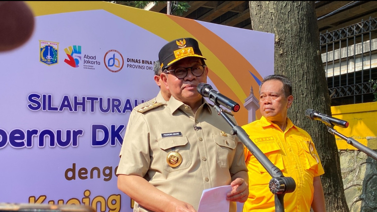 Pramono Anung Sentil Skandal Foto AI di JAKI, Peringatkan Pasukan Kuning Jangan Manipulasi Laporan
            - galeri foto