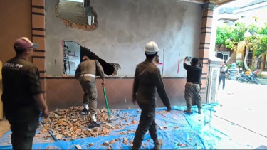 Langgar PBG, Rumah Mewah di Cemara Asri Dibongkar Satpol PP Deli Serdang
