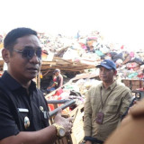 Belasan Tahun Meresahkan, Plt Bupati Bekasi Tutup Paksa TPS Ilegal di Tambun Utara