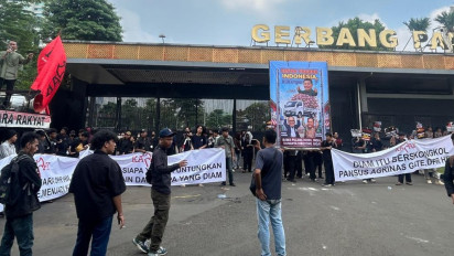 DPR RI Didesak Bentuk Pansus Usut Proyek Impor Mobil Pikap dari India