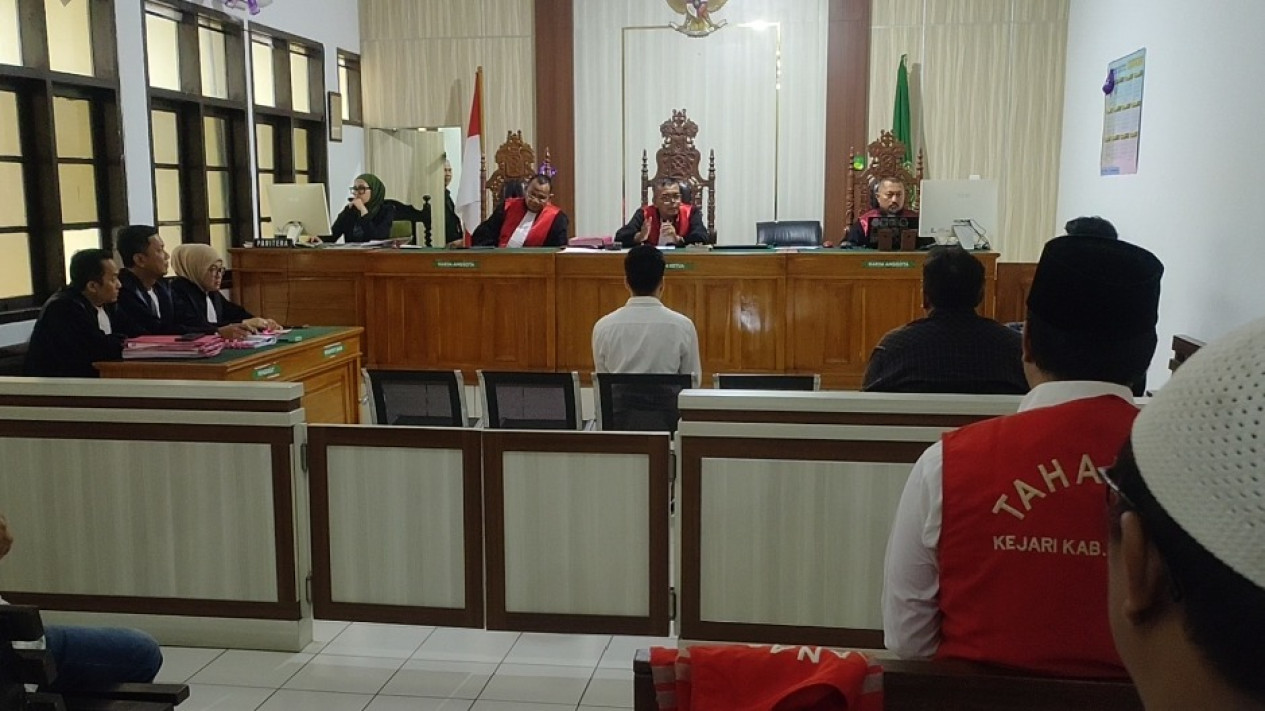 Gelapkan Laptop dan Data Sensitif Perusahaan, Karyawan PT MCAB James Gunawan Divonis 1 Tahun 6 Bulan Penjara
            - galeri foto