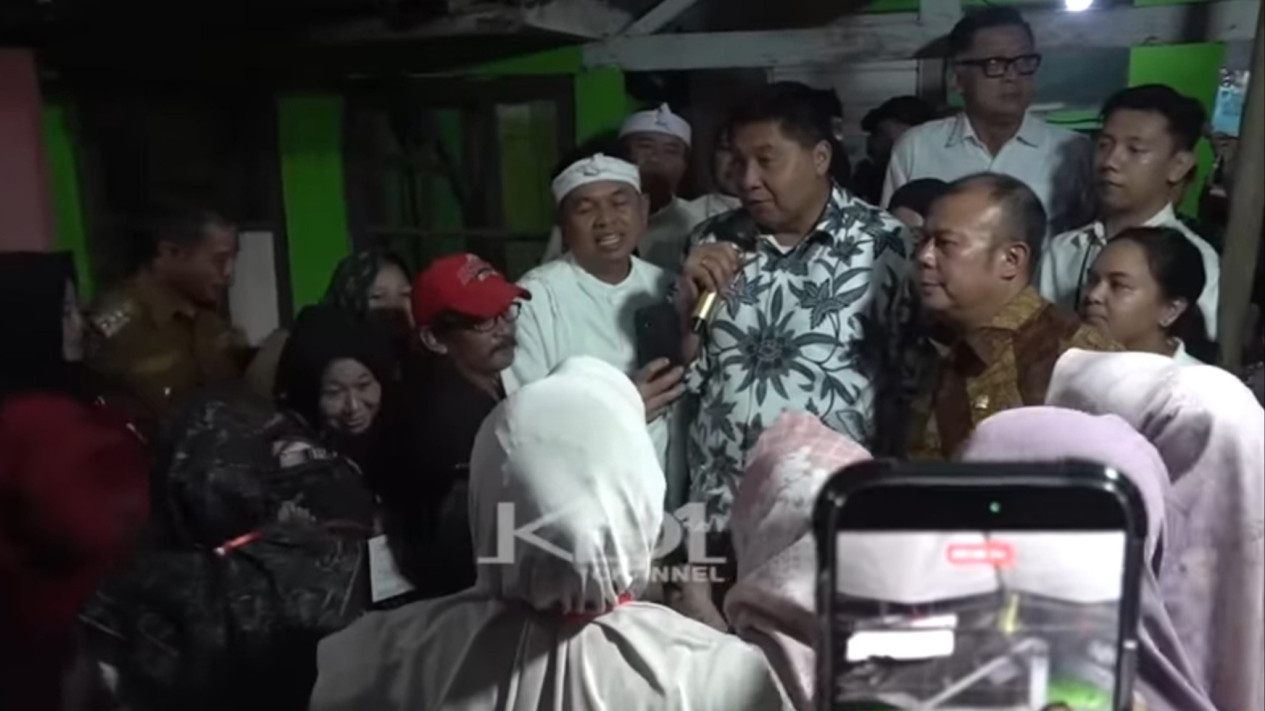 Warga Jawa Barat Segera Punya Hunian Layak, Dedi Mulyadi Kucurkan Dana Fantastis untuk Bantu Bedah Rumah
            - galeri foto