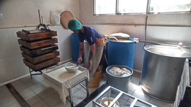 Harga Kedelai Naik 30 Persen, Ini Dampak yang Dirasakan Pengusaha Tahu di Salatiga