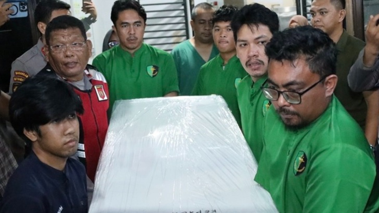 Usut Penyebab Kematian Bripda Natanael, Polisi Libatkan Dokter Forensik
            - galeri foto