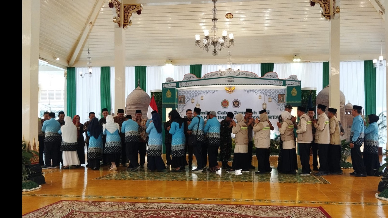 9.320 Jemaah Haji DIY dan Kedu Siap Berangkat ke Tanah Suci, 70 Persen di Antaranya Tergolong Berisiko Tinggi karena Hal Ini
            - galeri foto