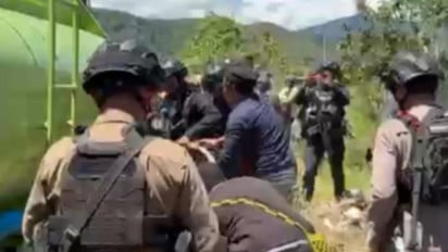 Kebakaran Hanguskan Rumah di Dogiyai, Polisi dan Warga Gotong Royong Padamkan Api