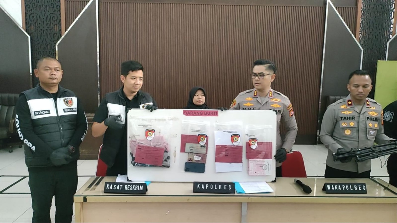 Bisnis Gelap Sindikat Live Streaming Pornografi Dibongkar Polres Indramayu, Remaja di Bawah Umur Jadi Korban
            - galeri foto