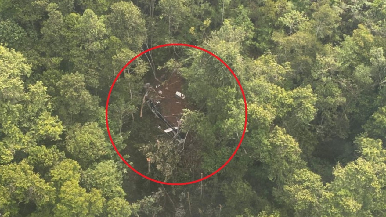 5 Menit Usai Lepas Landas, Helikopter Airbus H130 PK-CFX Hilang Kontak: Sinyal Darurat Terdeteksi, Serpihan Ditemukan di Hutan Sekadau
            - galeri foto