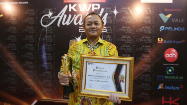 Sarmuji Sabet Penghargaan Legislator Responsif Terhadap Aspirasi Publik dalam KWP Award 2026