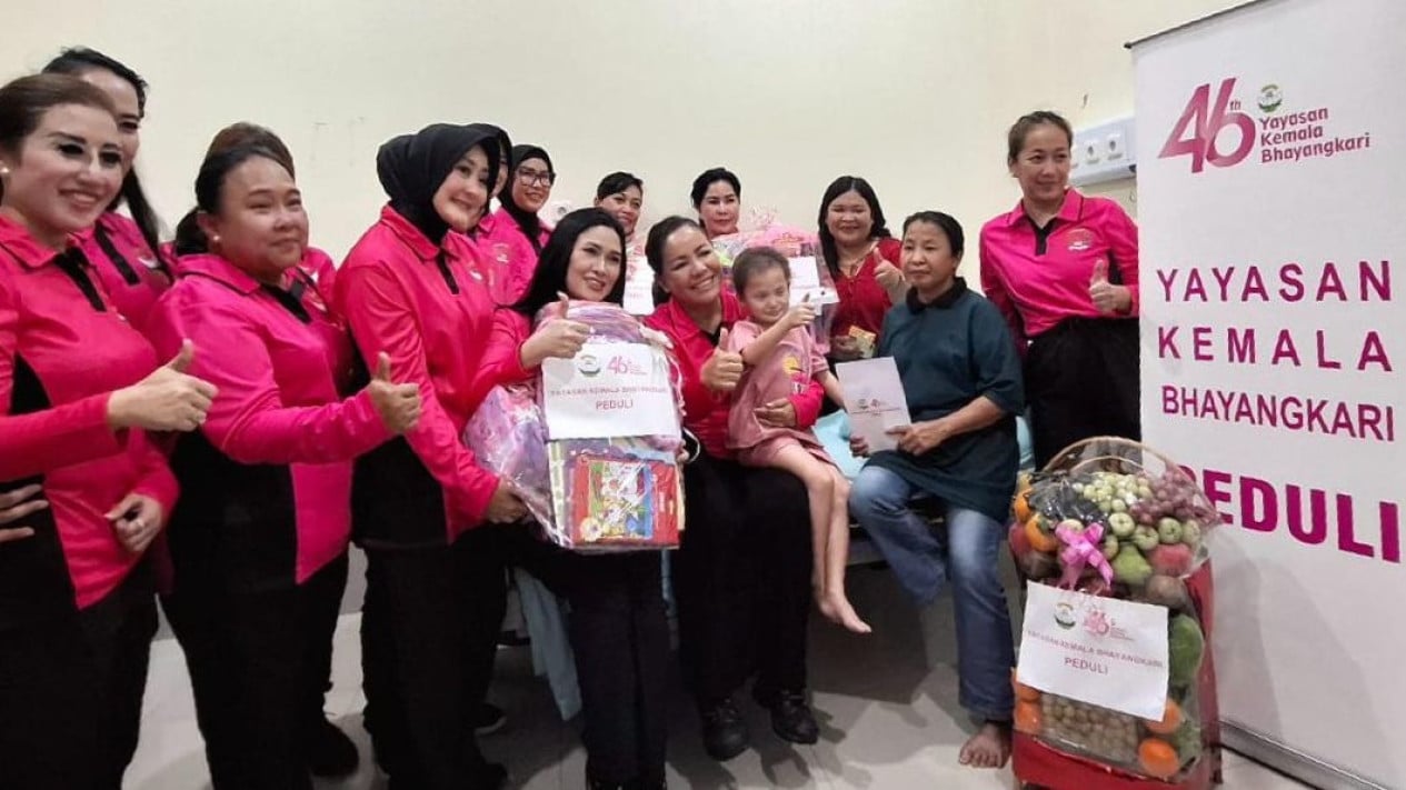 Bocah Stunting Asal Nias Selatan Dijenguk YKB Sumut, Dapat Dukungan Moral dan Bantuan
            - galeri foto