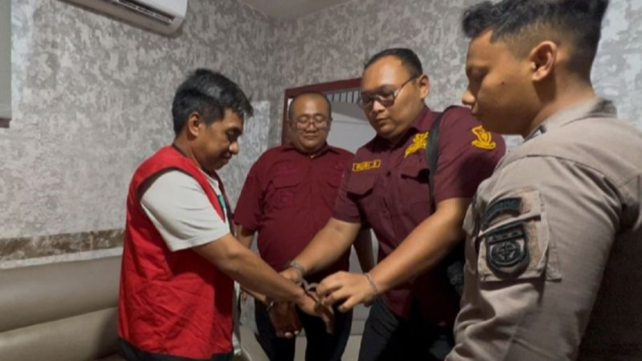 Tim Tabur Tangkap DPO Terpidana Penggelapan Rp 7,1 Miliar di Jambi
            - galeri foto