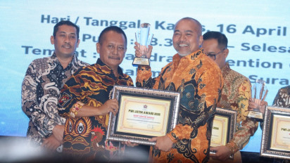 Dari Ungkap Mutilasi hingga Pembinaan Eks Kriminal, AKBP Jumhur dan AKP Fauzi Raih PWI Jatim Awards 2026