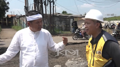 Gubernur Dedi Mulyadi Bikin Gebrakan Buka Lapangan Kerja untuk Warga Sekitar Jalan Raya Cibarusah Bekasi