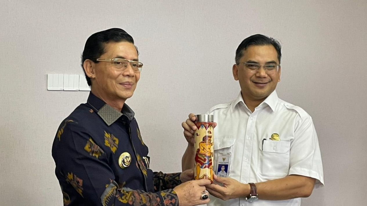 Perkuat Akses Pariwisata, Bupati Satria dan Kemenhub Bahas Rencana Pelabuhan Pesinggahan
            - galeri foto