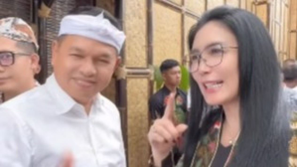 Trending: Jawaban Rieke Diah Pitaloka Dijodohkan dengan Dedi Mulyadi
            - galeri foto