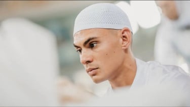 Berkaca dari Legenda Timnas Indonesia, Pemain Asing ini Mantap jadi Mualaf dan Sekarang Berkarier di Italia