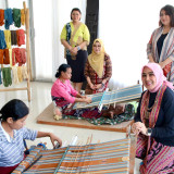 Dekranas Soroti Kendala Pemasaran Tenun di Belu, Tri Tito Dorong Inovasi yang Lebih Kreatif