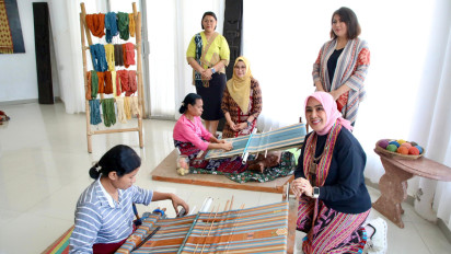 Dekranas Soroti Kendala Pemasaran Tenun di Belu, Tri Tito Dorong Inovasi yang Lebih Kreatif