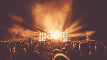 Cara Baru Menikmati Festival Tanpa Takut Kehabisan Momen Semesta Berpesta 2026: Musik, Kuliner, Fashion, dan Komunitas