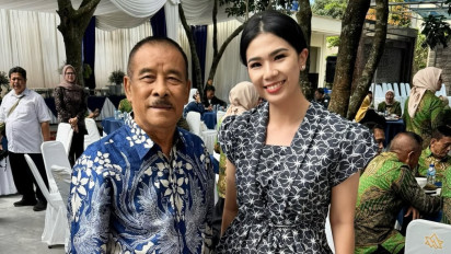 Sering Kenakan Pakaian Branded saat Dampingi Persib Bandung, Segini Harga Outfit Umuh Muchtar