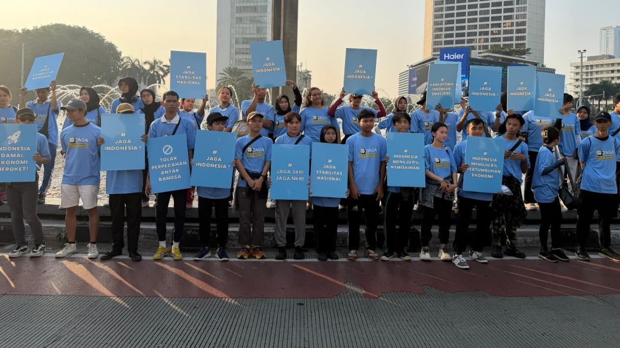 Respons Kegaduhan di Medsos, Puluhan Pemuda Kampanyekan #JagaIndonesia di CFD
            - galeri foto