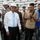Dirut BULOG Terima Kunjungan Mentan di Gudang BULOG Jawa Timur, Pastikan Stok Beras Tertinggi Sepanjang Sejarah