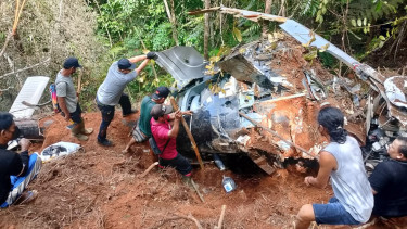 Kepolisian Kawal Olah TKP dan Investigasi Kecelakaan Helikopter PK-CFX di Nanga Taman Sekadau