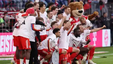 Dari Tertinggal Jadi Pesta Gol! Bayern Muenchen Pastikan Gelar Bundesliga