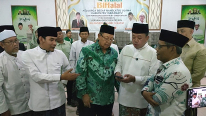 Menteri Nusron Wahid Sambangi Gedung PCNU Indramayu, Serahkan Langsung Sertifikat Tanah
