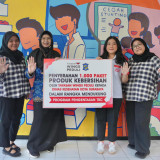 Peringati Hari TBC, Ribuan Paket Kebersihan Dibagikan di Surabaya