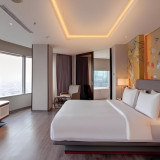 Bosan Menginap yang Biasa Saja di Jakarta? 5 Rekomendasi Hotel dengan View Kota Ini Bisa Jadi Jawabannya!