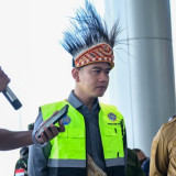 Tinjau Bandara Nabire, Gibran Terima Keluhan soal Fasilitas Masih Standar Pesawat ATR