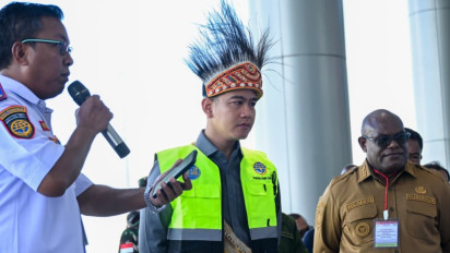 Tinjau Bandara Nabire, Gibran Terima Keluhan soal Fasilitas Masih Standar Pesawat ATR