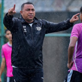 Firman Utina Semprot Pelatih Kiper Bhayangkara FC U-20 Usai Ikut Ribut di Pinggir Lapangan