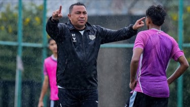 Firman Utina Semprot Pelatih Kiper Bhayangkara FC U-20 Usai Ikut Ribut di Pinggir Lapangan