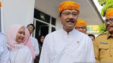 Mensos Ajak Keluarga Miskin Manfaatkan Sekolah Rakyat, Fasilitas Laptop Hingga Asrama Menanti