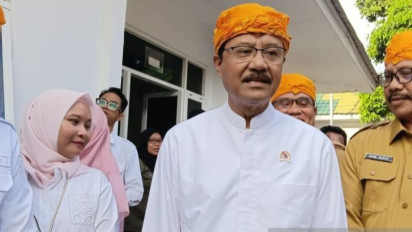 Mensos Ajak Keluarga Miskin Manfaatkan Sekolah Rakyat, Fasilitas Laptop Hingga Asrama Menanti