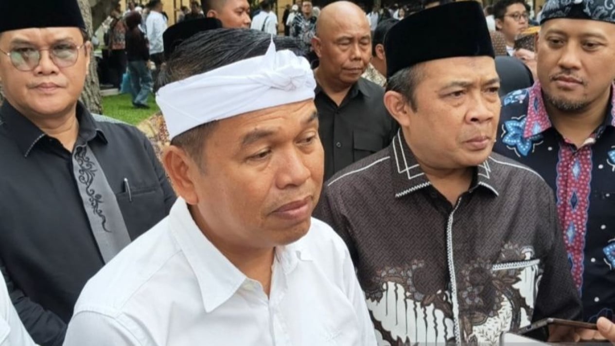 Dedi Mulyadi Minta UMKM dan PKL di Kawasan Wisata Ciwidey Tidak Jual Kopi Sachet
            - galeri foto