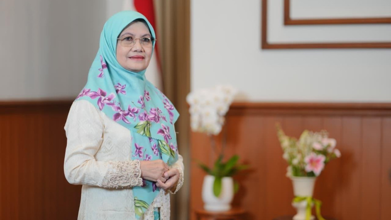 Tini Indrayanthi Benyamin dan Truetami Ajeng Pilar Dorong Perempuan Cerdas, Mandiri, dan Religius
            - galeri foto