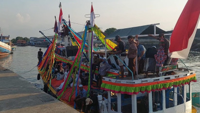 Tradisi "Ngater Kajien", Cara Unik Warga Pulau Gili Ketapang Antar Calon Jemaah Haji