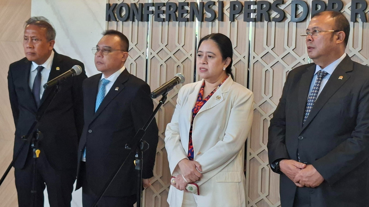 Geopolitik Memanas, Puan Minta Pemerintah Kaji Ulang Misi TNI di Lebanon: Zona Aman Kini Tak Lagi Aman
            - galeri foto