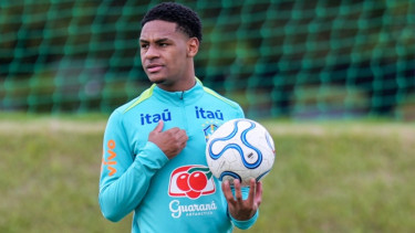 MU Siap Bersaing dengan Barcelona dan Man City Demi Dapatkan Pemain Brasil Berusia 16 Tahun, Siapkan Dana Rp600 Miliar